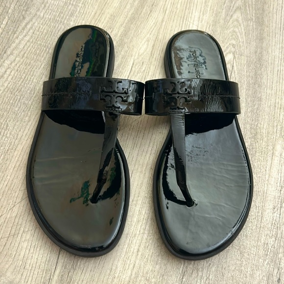 Tory Burch Everly Flat Patent Sandal - Picture 1 of 6